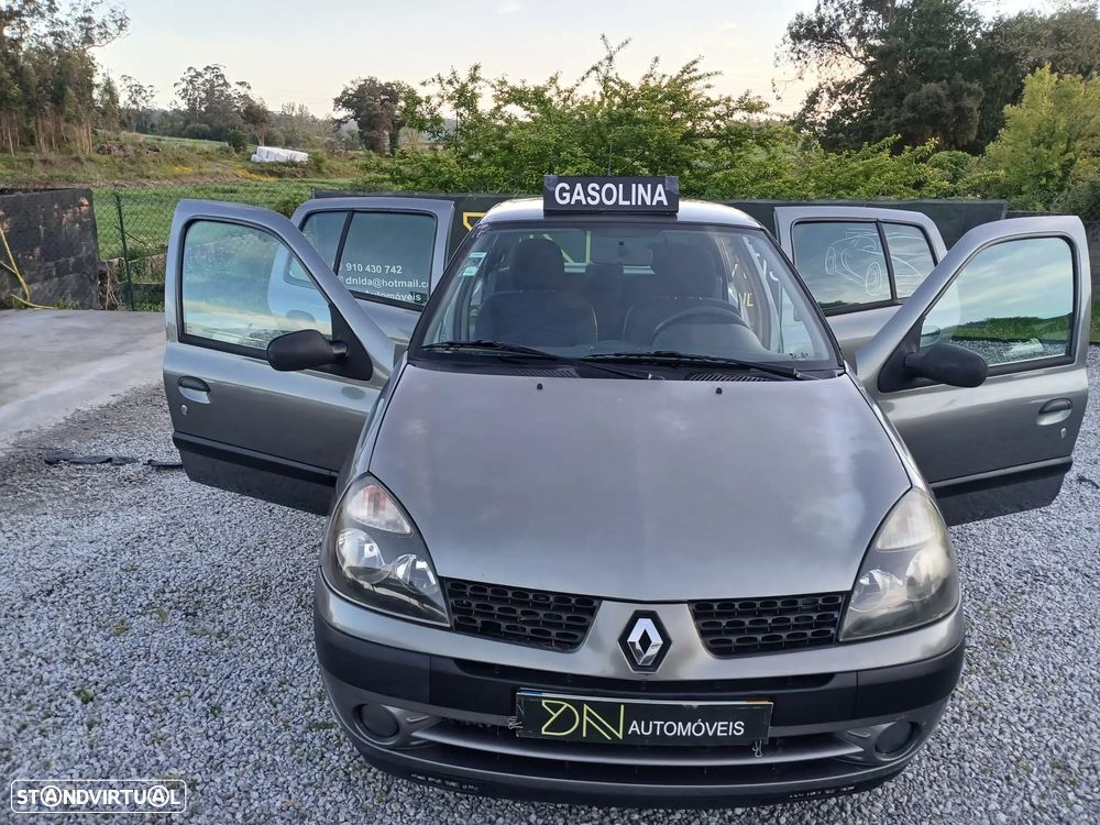 Renault Clio 1.2 16V Confort Authentique - 1