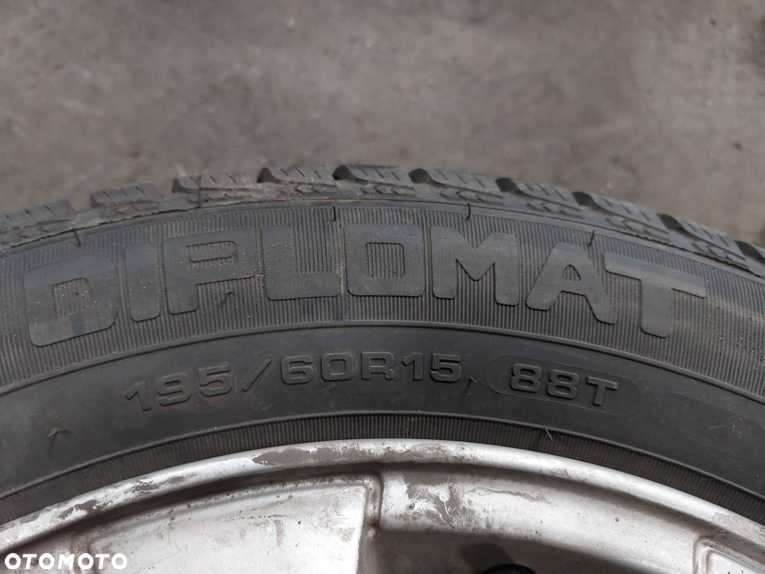 FELGI ALUMINIOWE 4 SZT 30620580 4x114,3 6Jx15 ET44 FI67,1 VOLVO V40 I - 3