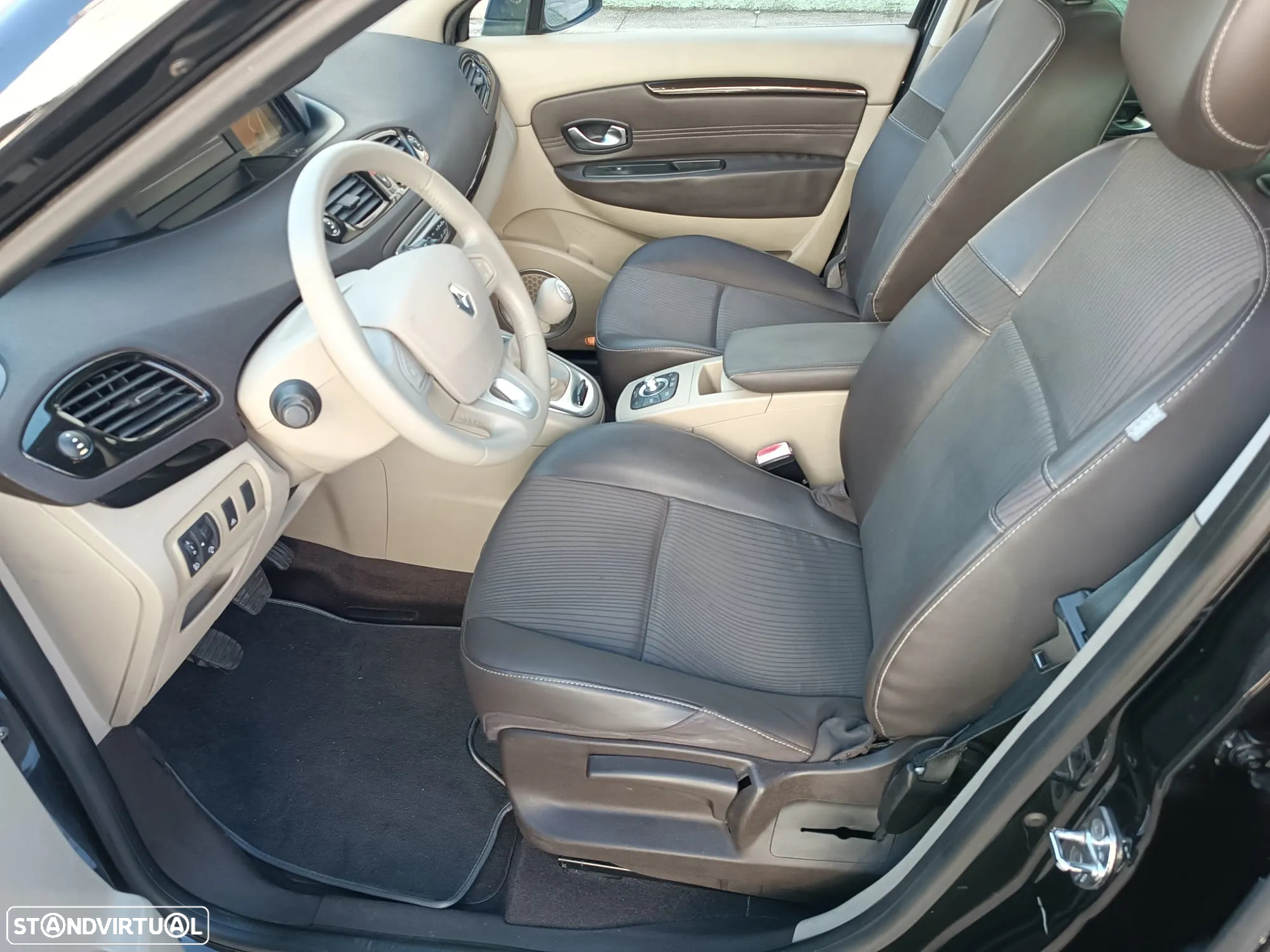Renault Scénic 1.5 dCi Dynamique S - 9