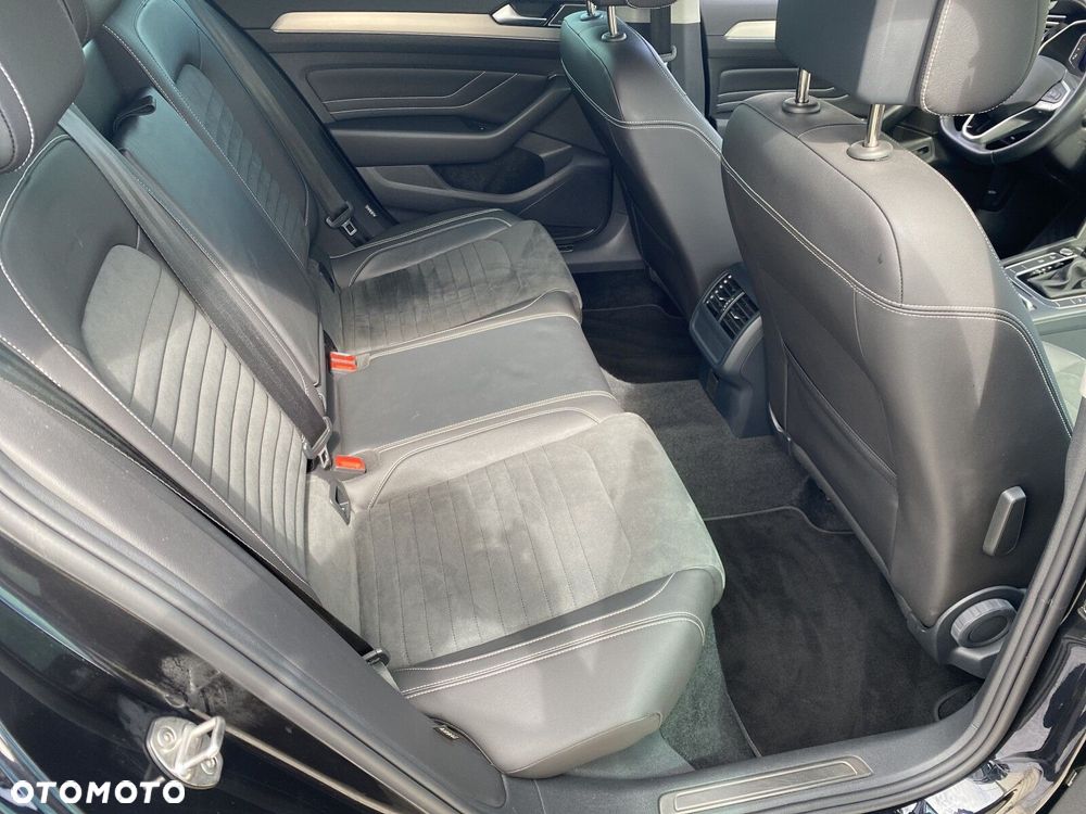 Volkswagen Passat - 14