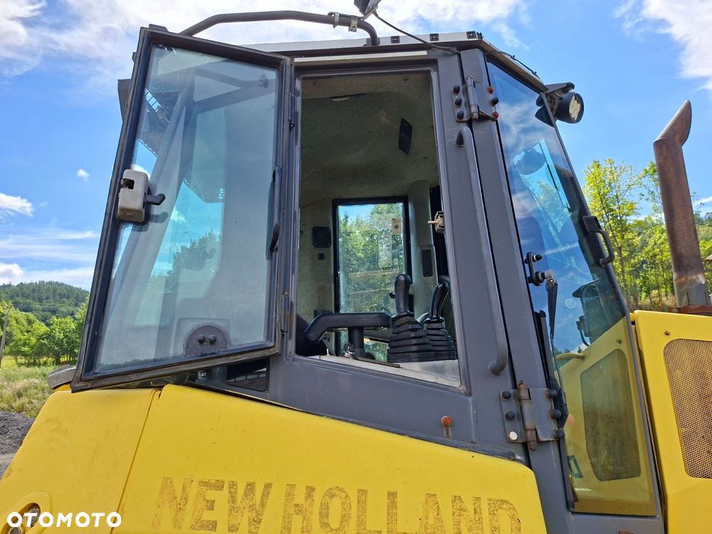 New Holland D 150 - 37