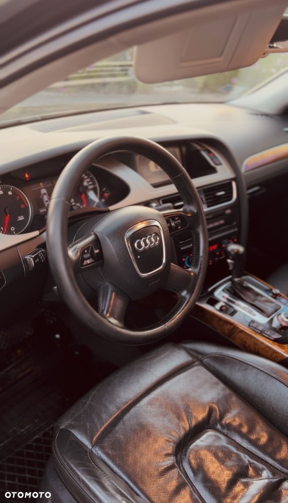 Audi A4 Limousine - 9