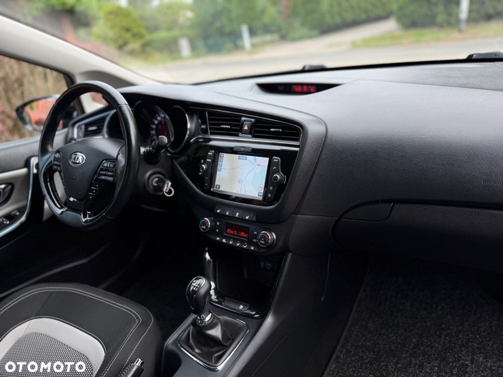 Kia Ceed 1.4 CVVT Dream Team Edition - 31
