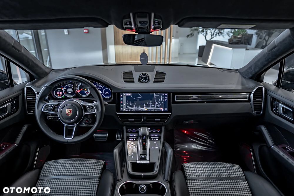 Porsche Cayenne - 28