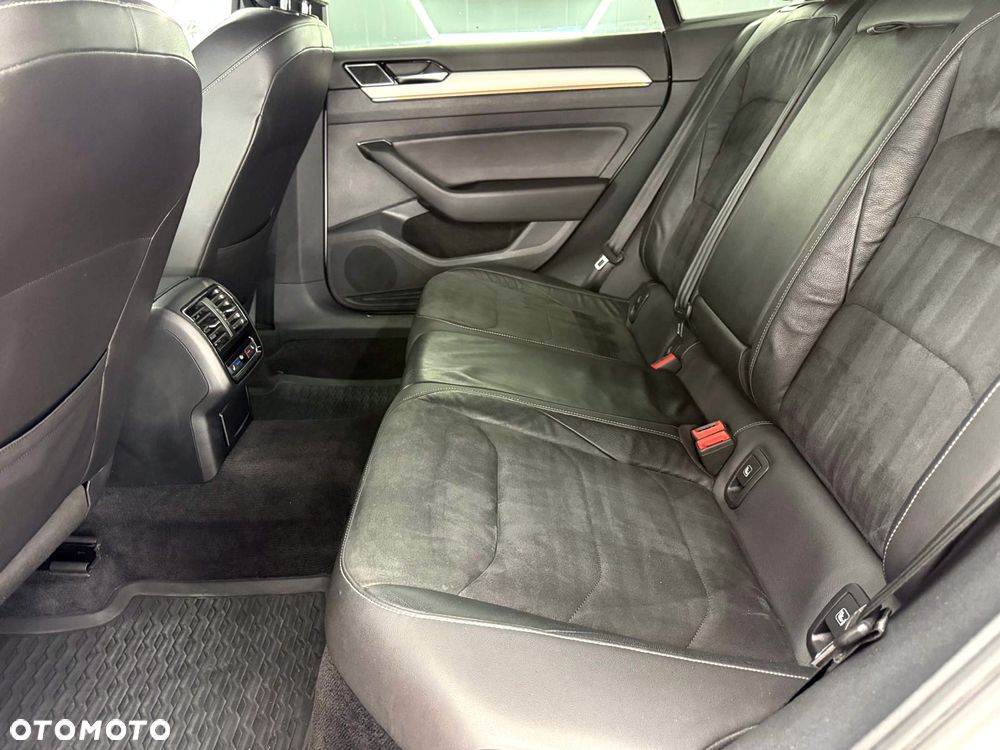 Volkswagen Arteon 2.0 TDI Bi-Turbo SCR 4Mot R-Line Edition DSG - 28