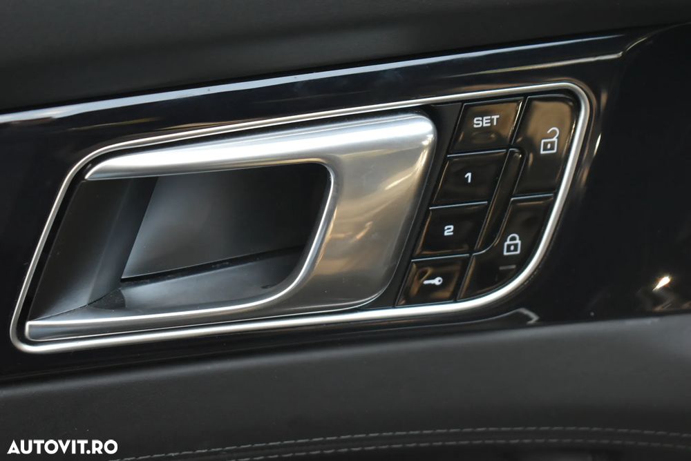 Porsche Panamera 4 E-Hybrid - 14