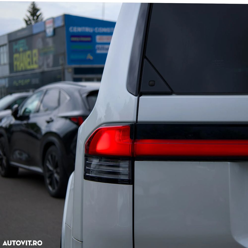 Lexus Seria LX - 11