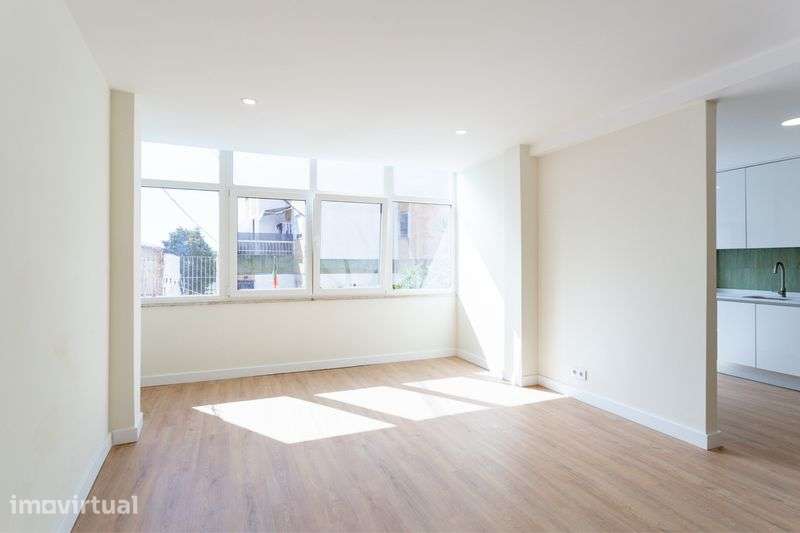 Apartamento T2 Renovado - Grande imagem: 3/12