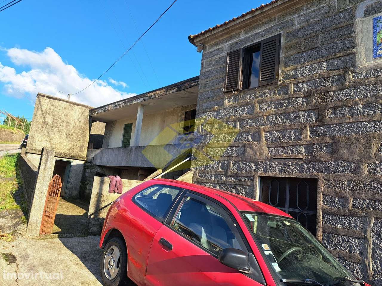 Moradia T3 em Agilde (Celorico de Basto) - Grande imagem: 2/19