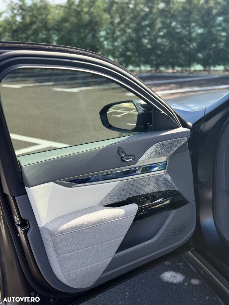 BMW M7 M760e xDrive - 17