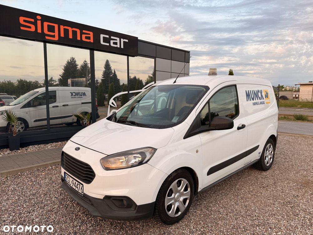 Ford Transit Courier - 10