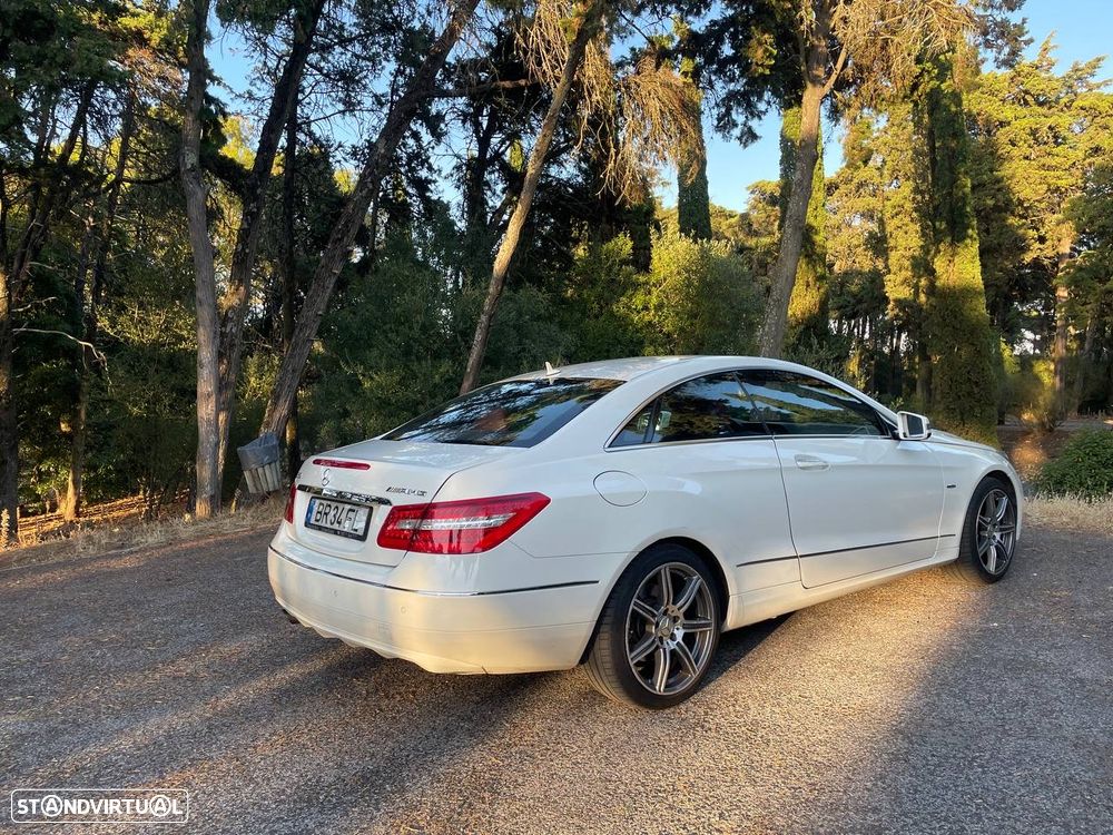 Mercedes-Benz E 250 CGI BlueEFFICIENCY Auto Elegance - 13