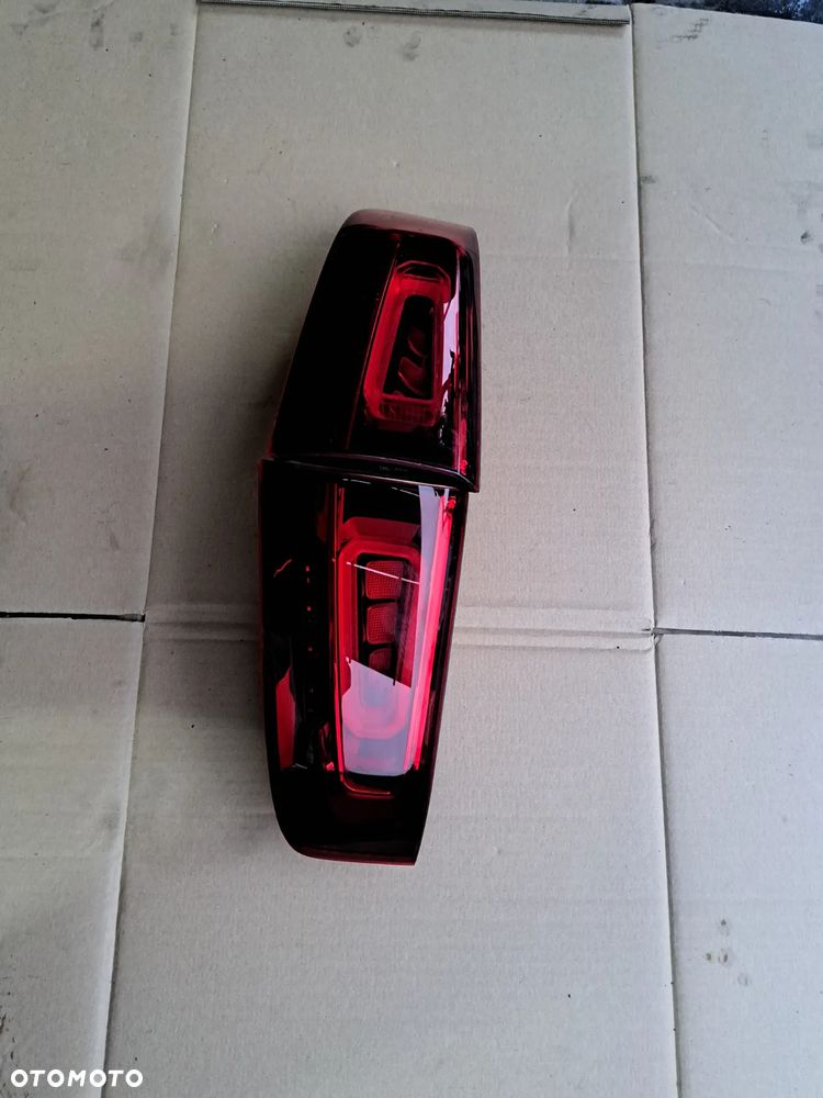 Mercedes GLB lampa bagażnika lewy tył prawy tył A2479065300  A2479065400 - 9