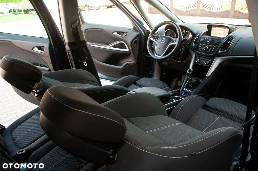 Opel Zafira 2.0 D (CDTI ecoFLEX) Start/Stop Active - 30