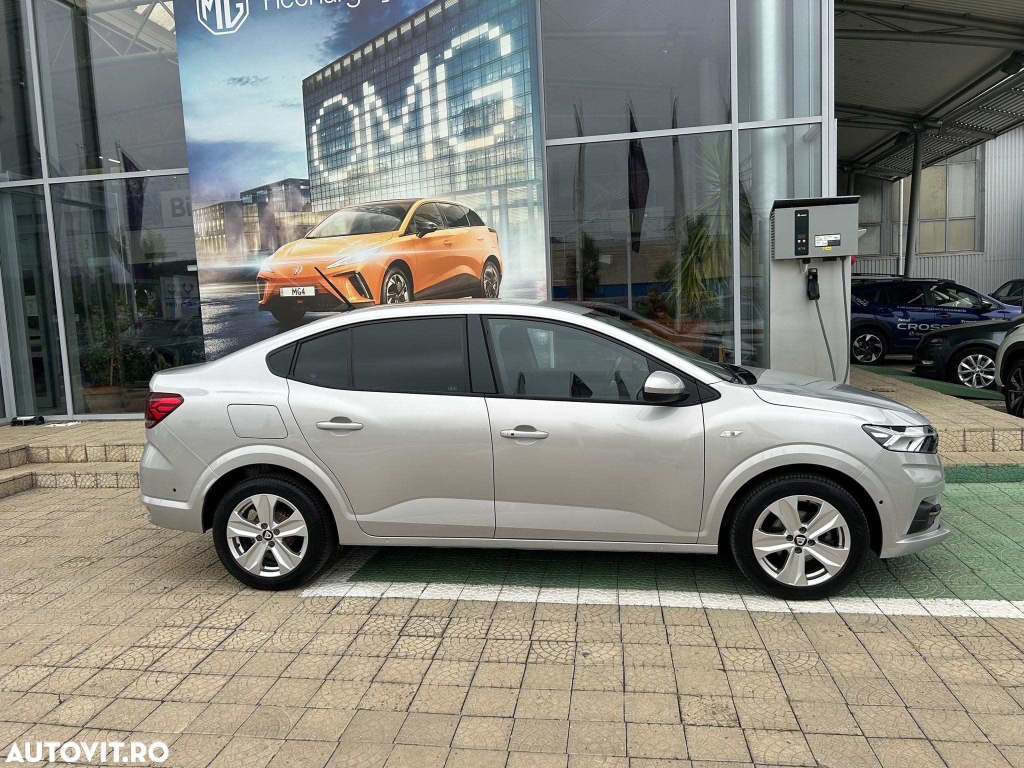 Dacia Logan TCe 90 Essential - 2