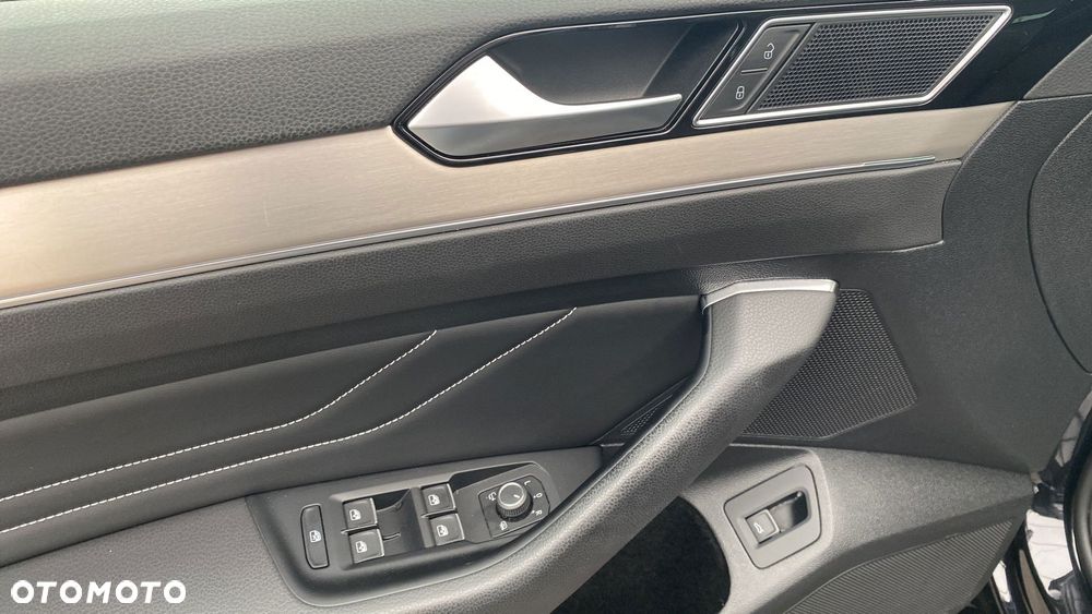 Volkswagen Passat - 16