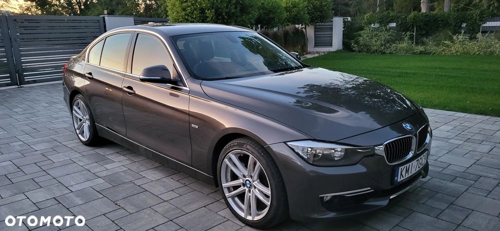 BMW Seria 3 320i Luxury Line - 1