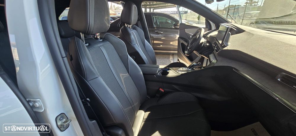 Peugeot 3008 1.6 Hybrid GT e-EAT8 - 27