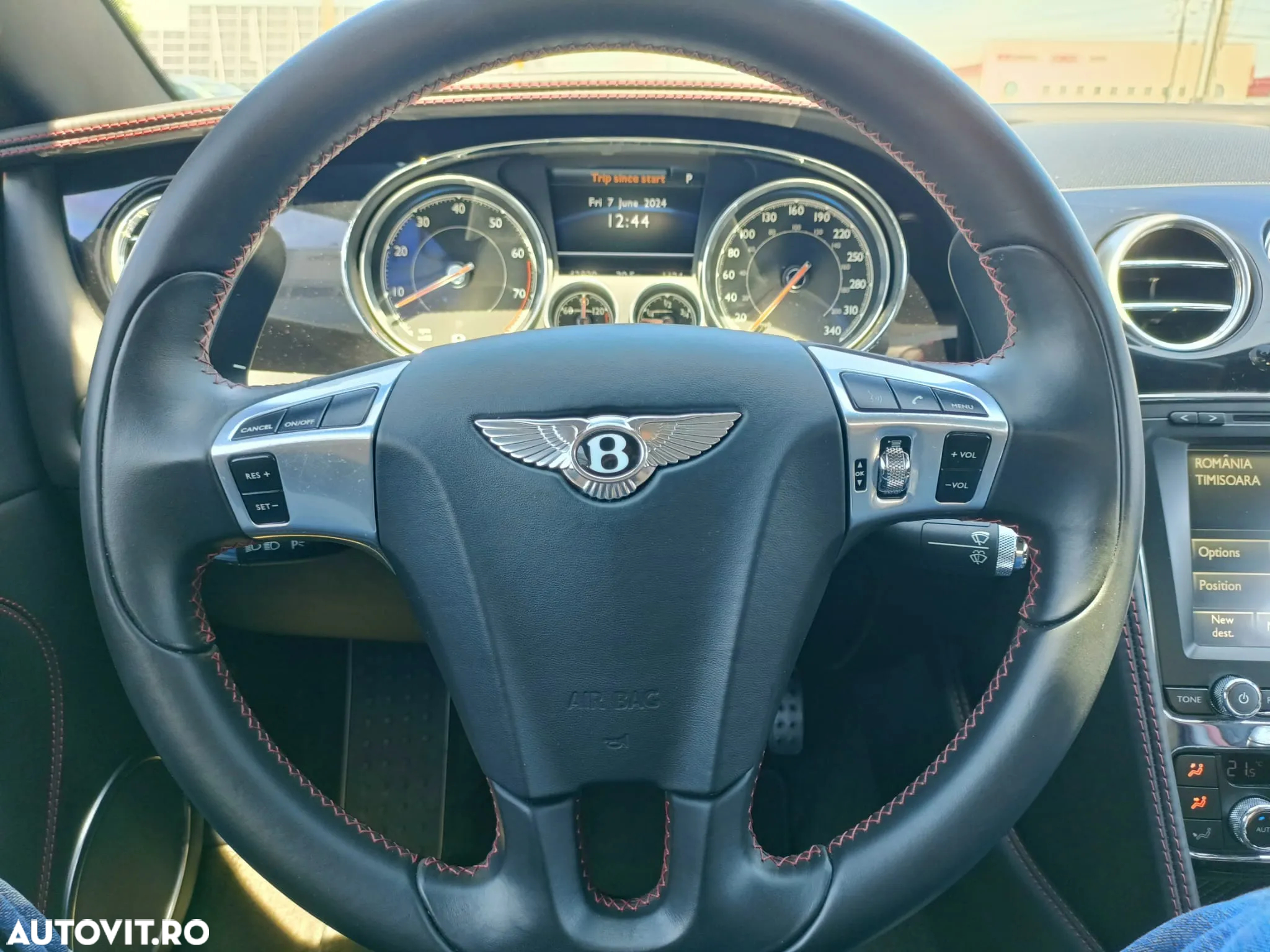 Bentley Continental GTC V8 - 12