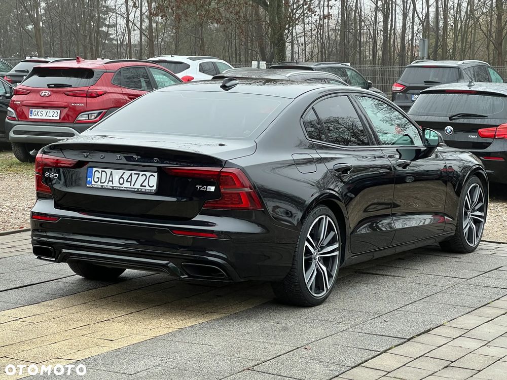 Volvo S60 T4 R-Design - 9