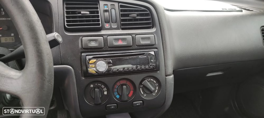 Nissan Primera Sedan 2.0 TD SLX - 11