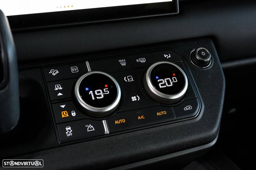 Land Rover Defender 2.0 P300e 110 AWD X-Dynamic SE - 29