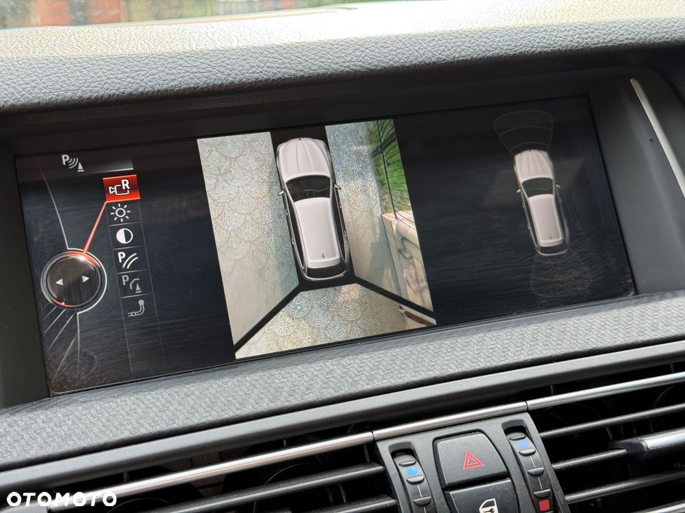 BMW Seria 5 530d xDrive Sport-Aut Luxury Line - 30