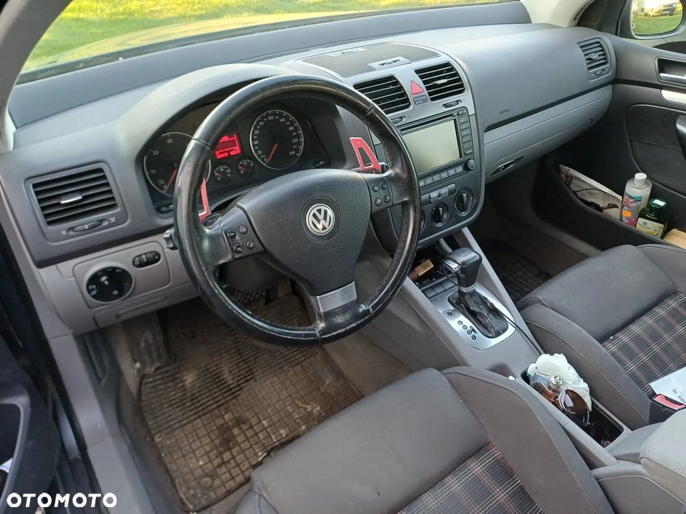 Volkswagen Golf V 2.0 TDI Comfortline DSG - 5