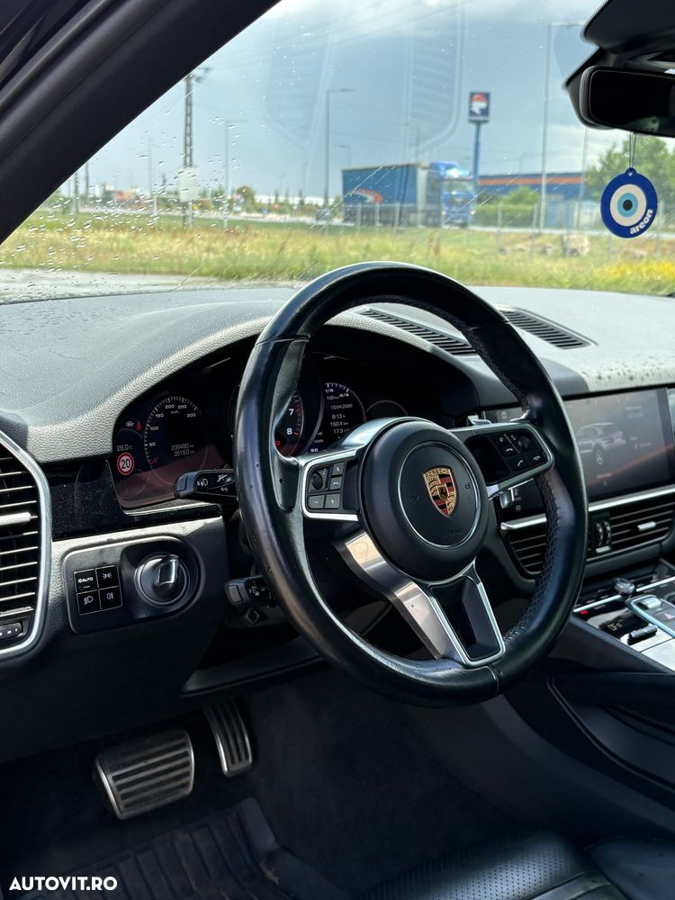 Porsche Cayenne - 22
