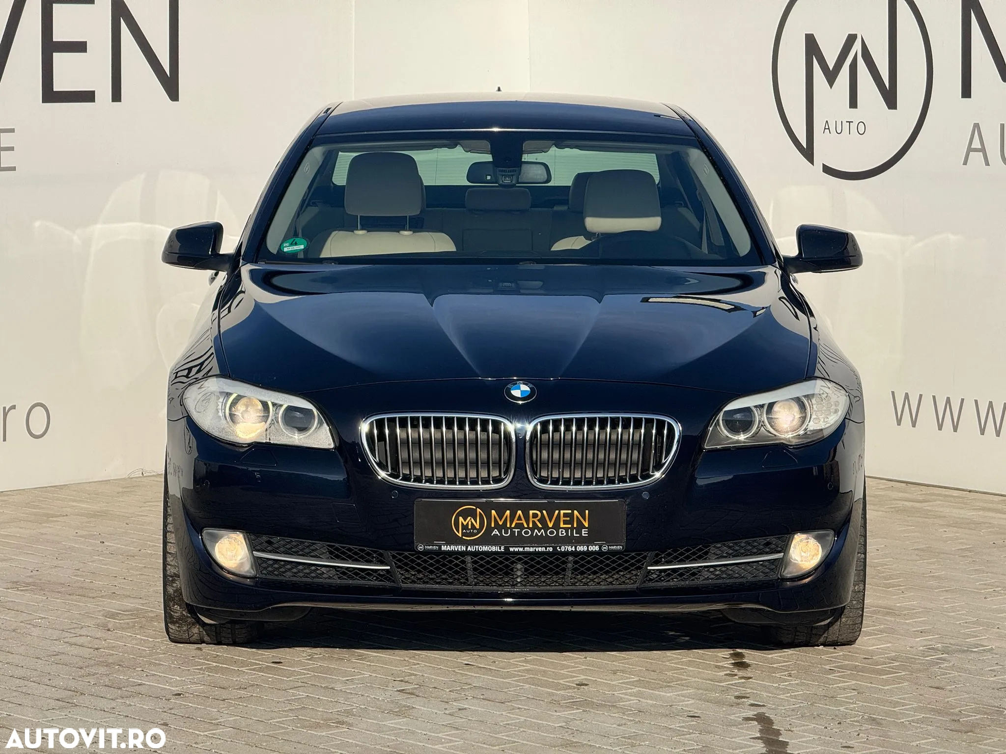 BMW Seria 5 525d xDrive AT - 2