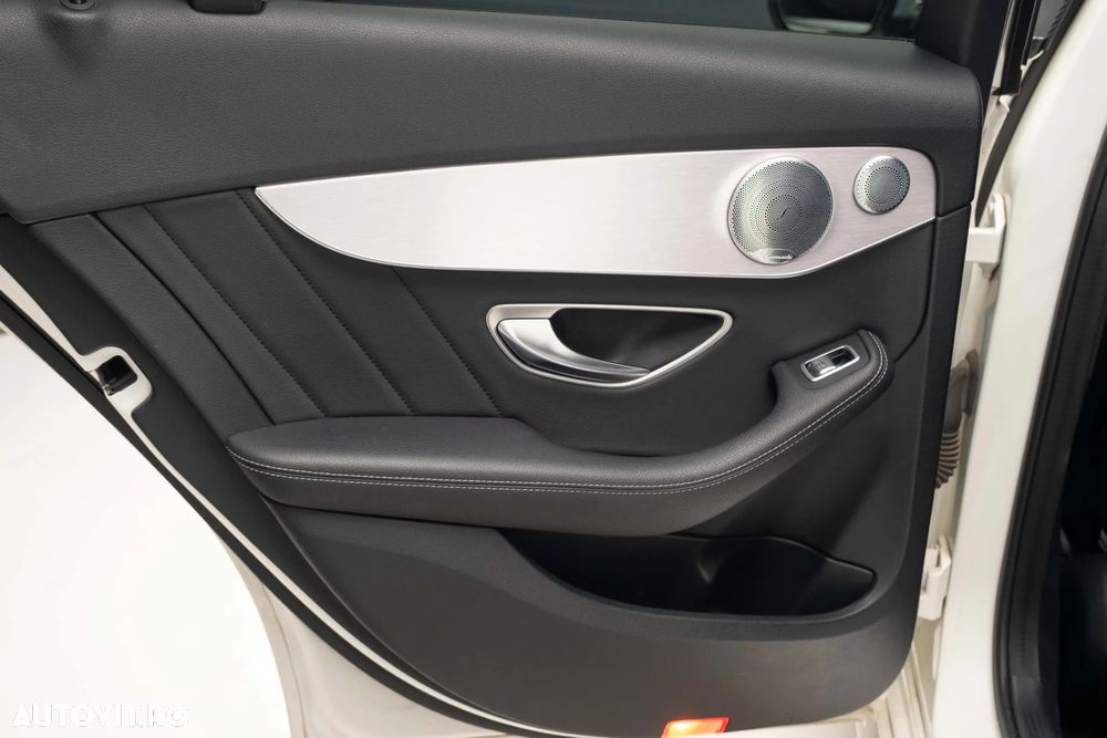 Mercedes-Benz C 300 d 4Matic 9G-TRONIC AMG Line - 11