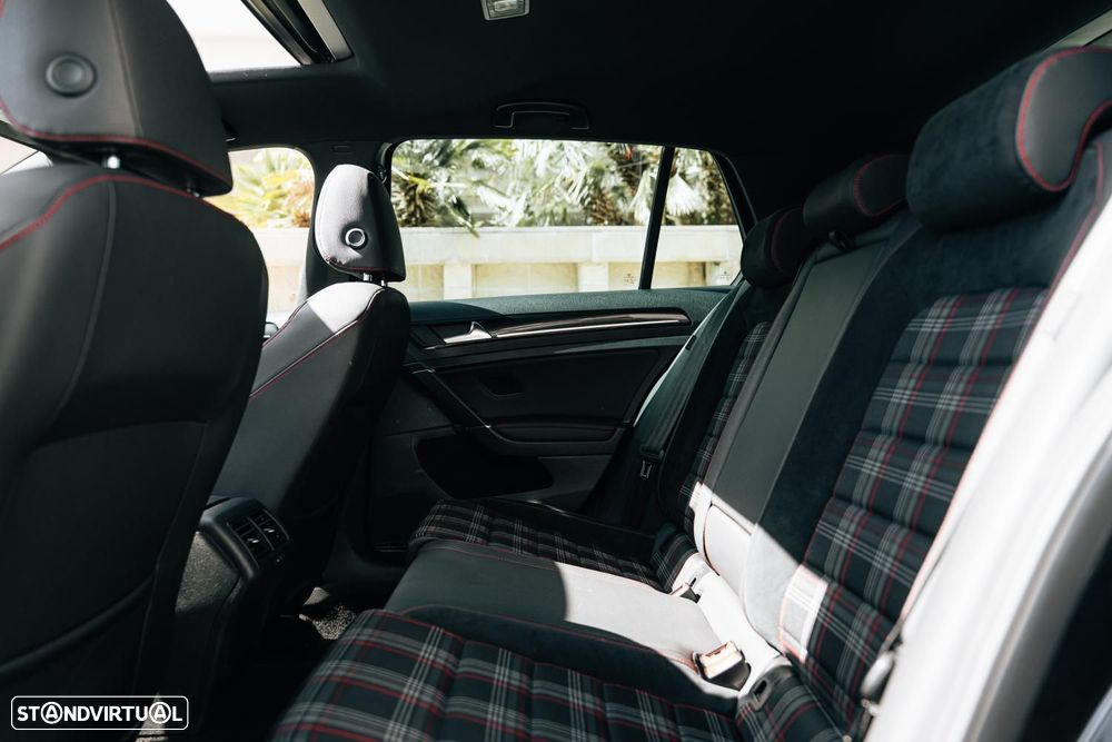 VW Golf 2.0 TSi GTi DSG Performance - 38