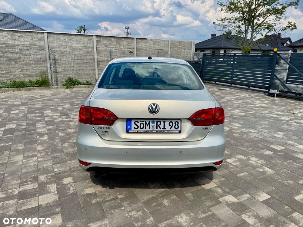 Volkswagen Jetta - 17