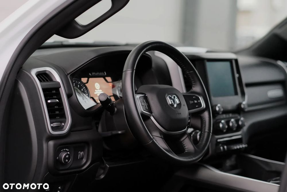 RAM 1500 Crew Cab Shortbed Bighorn - 28