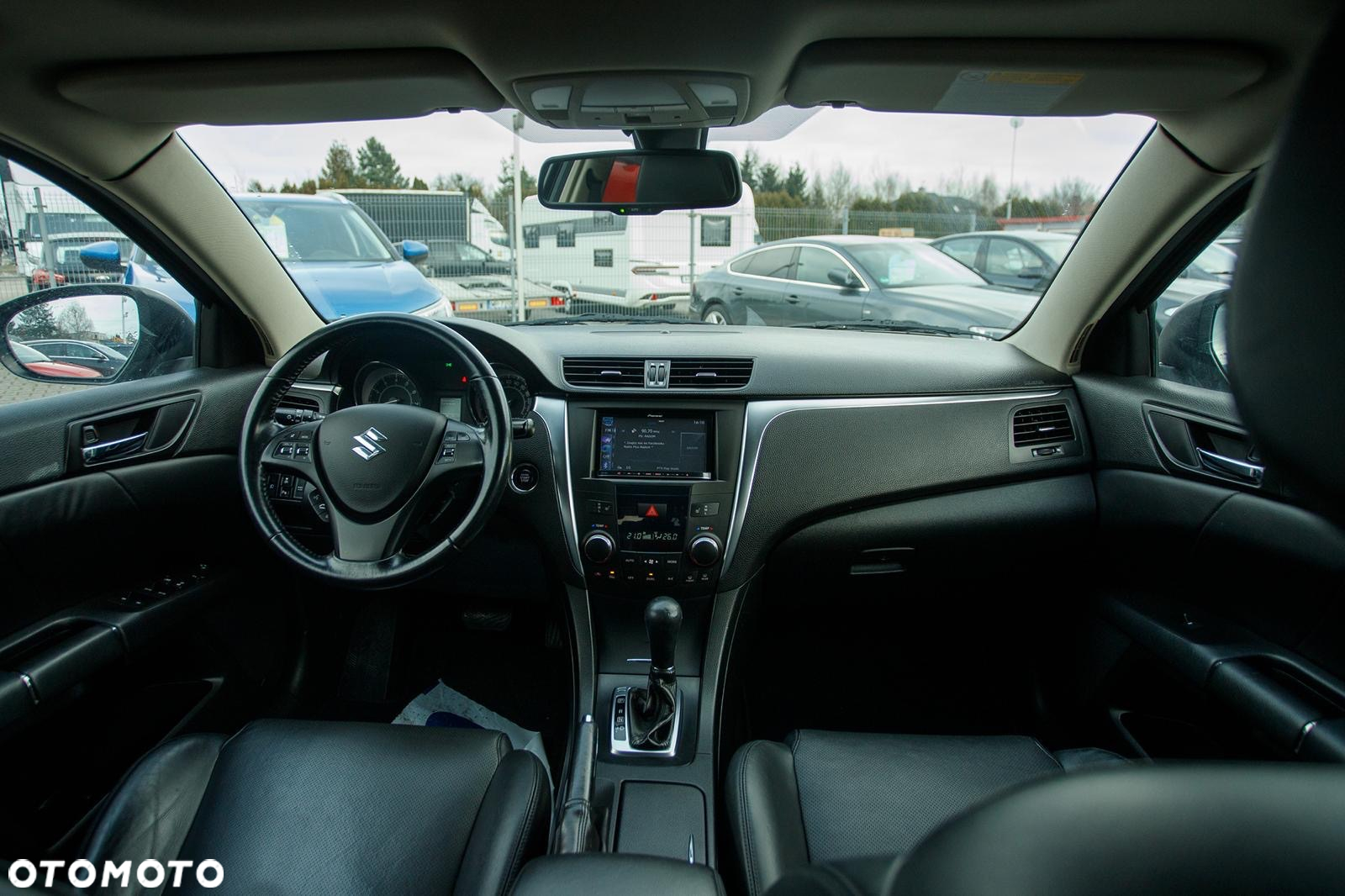Suzuki Kizashi 2.4 Sport 4WD CVT - 25