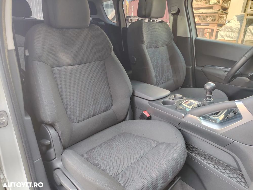 Peugeot 3008 1.6 HDI FAP Premium - 9