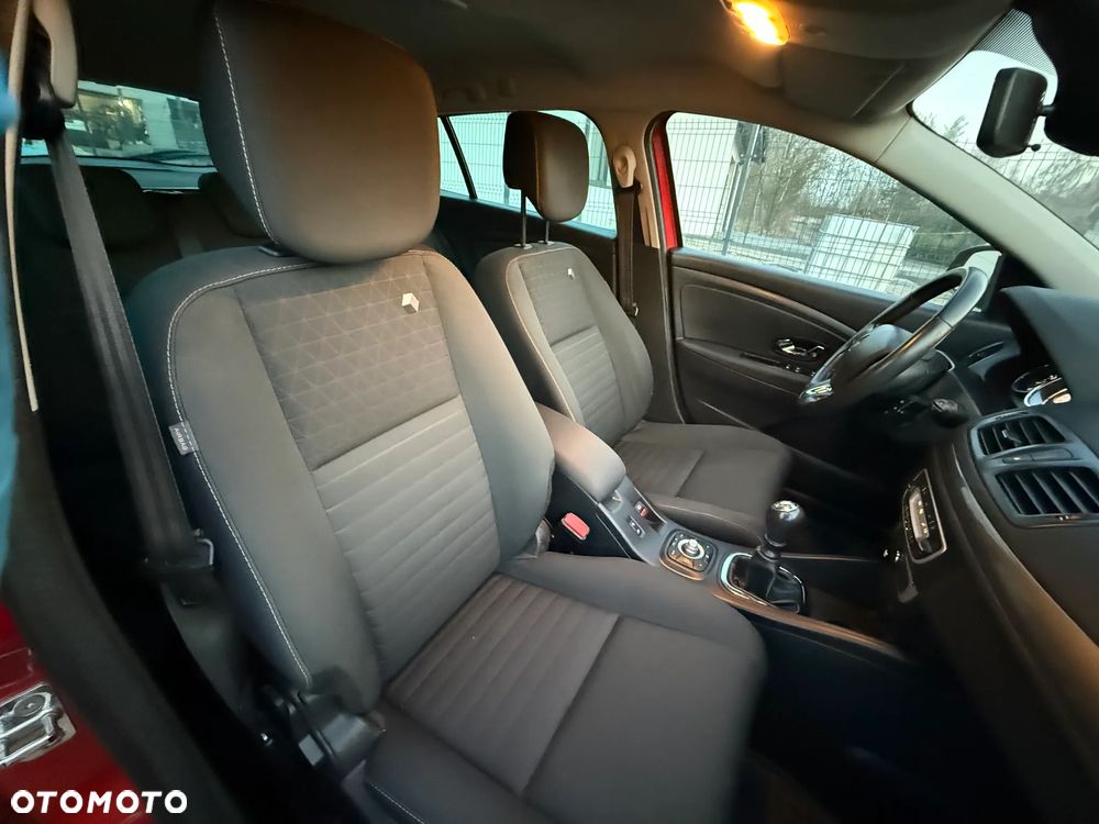 Renault Megane ENERGY TCe 115 Start & Stop Bose Edition - 11
