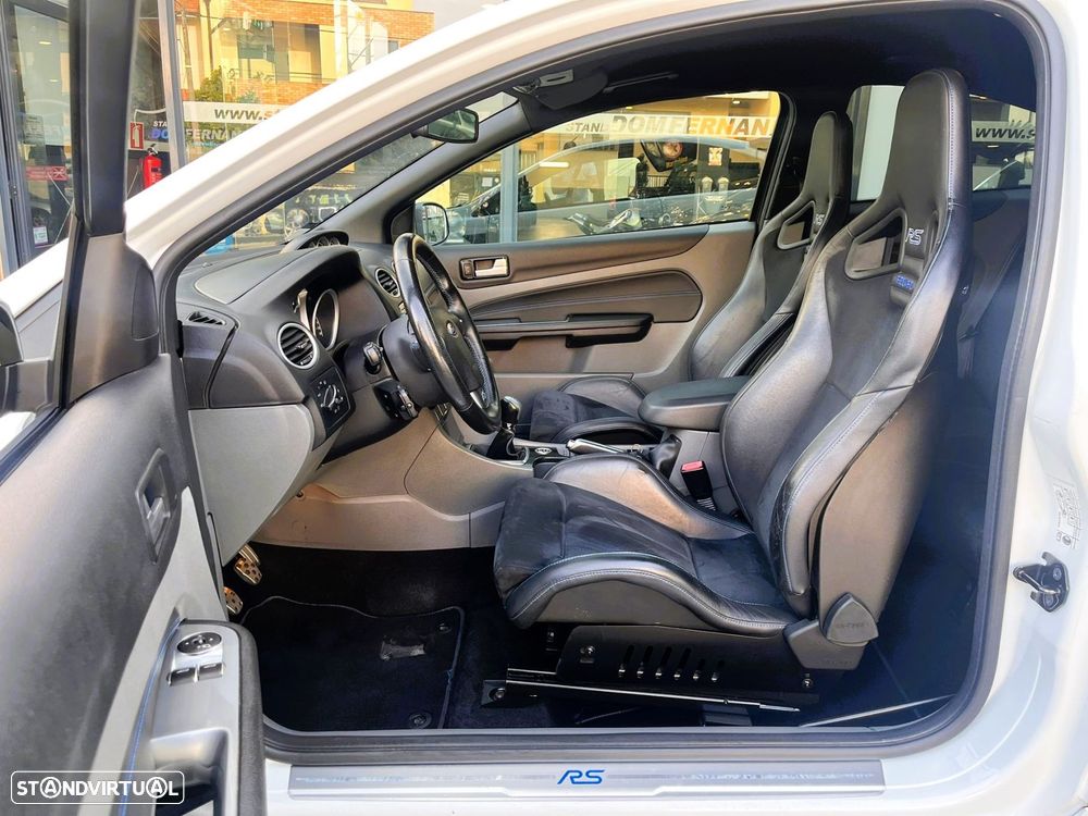 Ford Focus 2.5 T RS - 24
