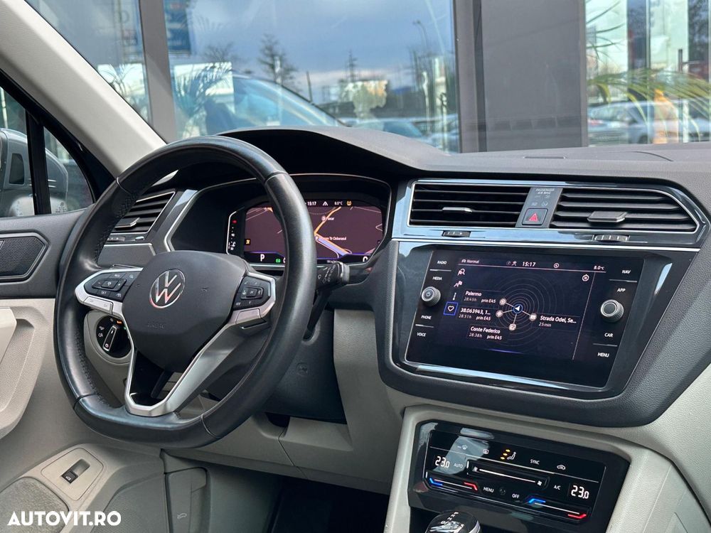 Volkswagen Tiguan - 11