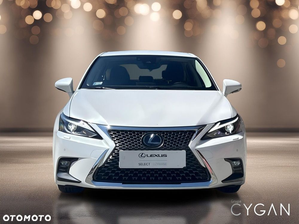Lexus CT - 10