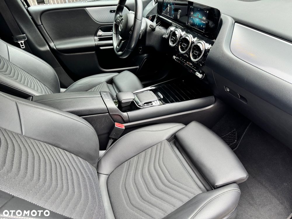 Mercedes-Benz Klasa B 180 d 7G-DCT - 32