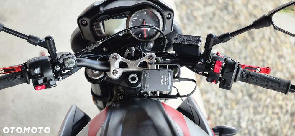 Triumph Street Triple - 16