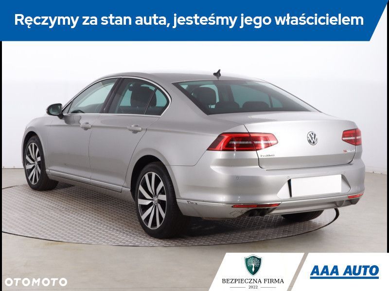 Volkswagen Passat - 5