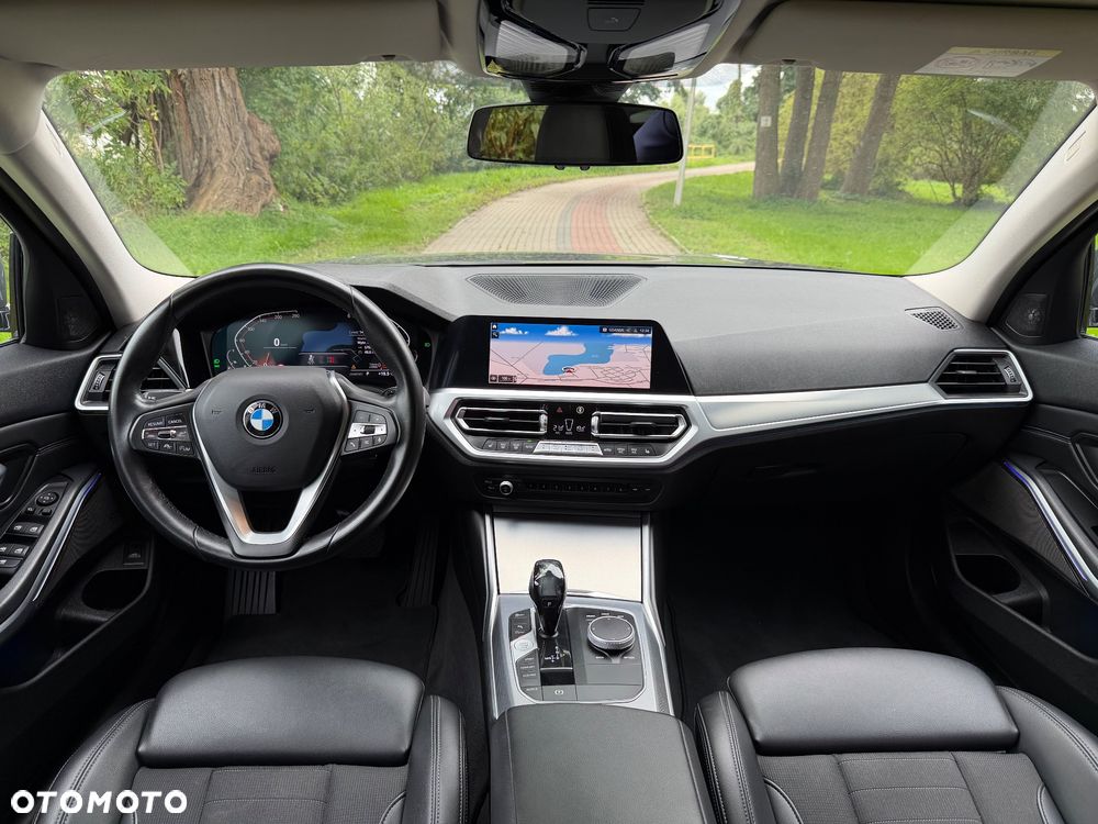 BMW Seria 3 320d Edition Luxury Line Purity - 14