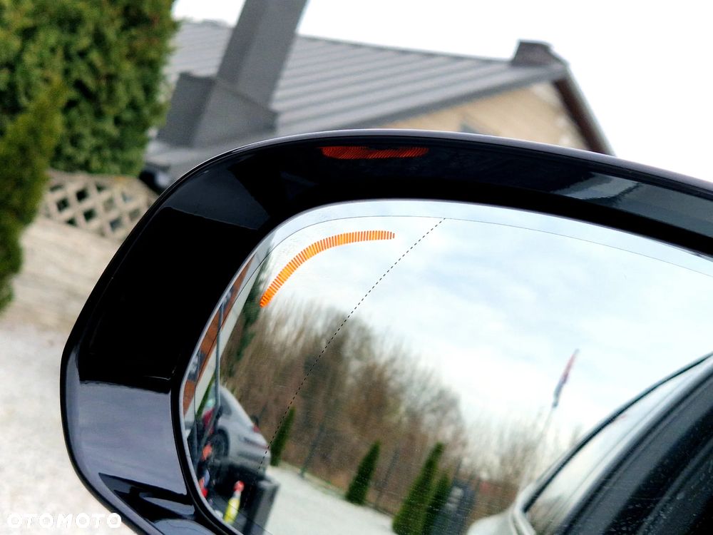 Volvo XC 60 B4 D Plus Dark - 22