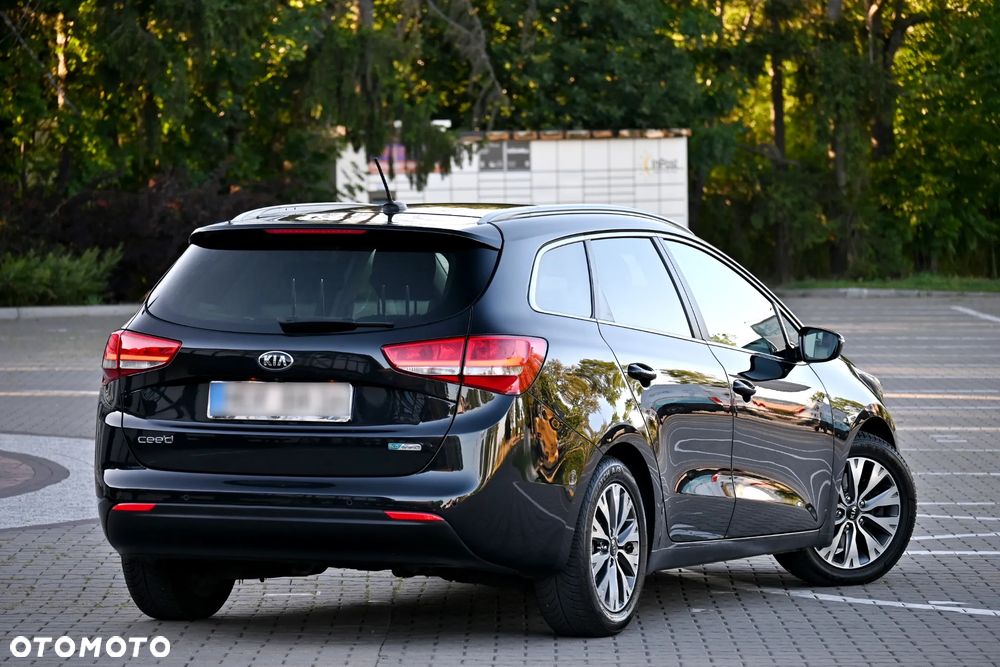Kia Ceed 1.6 GDI ISG Spirit - 14