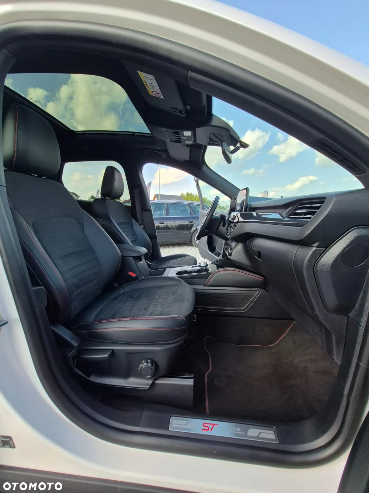 Ford Kuga 2.5 FHEV FWD ST-Line - 26