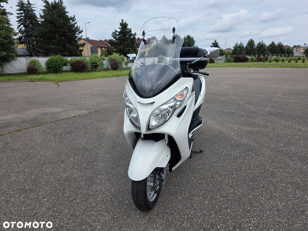 Suzuki Burgman - 10
