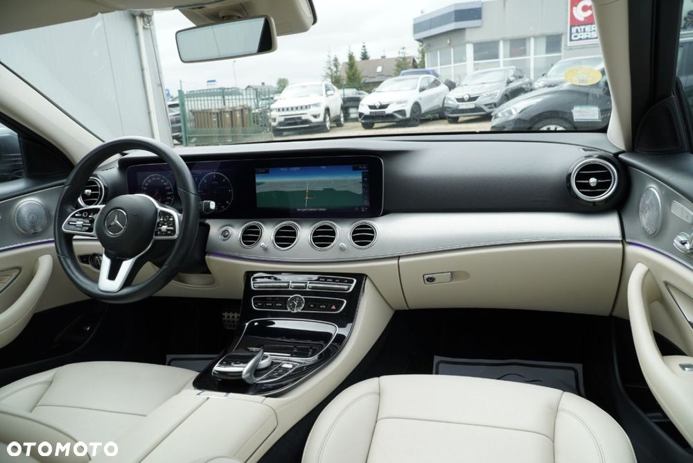 Mercedes-Benz Klasa E 220 d 4Matic 9G-TRONIC Exclusive - 8