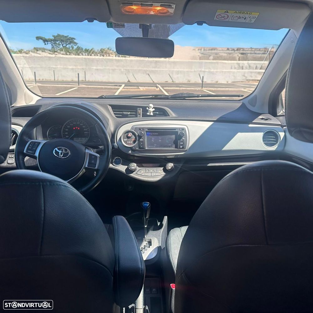 Toyota Yaris 1.5 HSD Sport+P.Luxury - 9